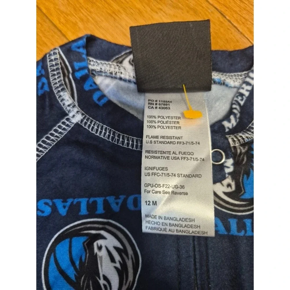 Dallas Mavericks Infant Team Raglan Full-Zip Sleeper -One Piece  Navy NEW 12M